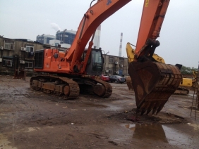 veiw Hitachi 650 Crawler Excavator detail
